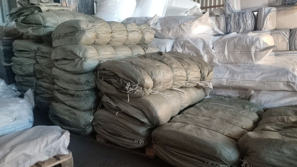 зеленые мешки полипропиленовые оптом купить с доставкой в компании Дельтапак Екатеринбург